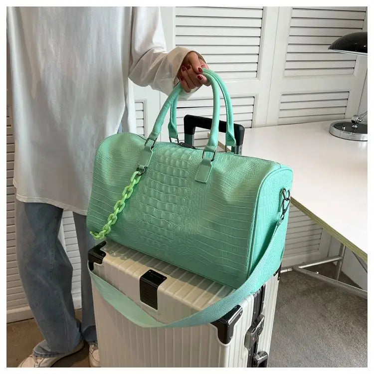 European / American Fashion Crocodile Pattern Embossed Large Capacity Portable Sports Travel Single Shoulder Crossbody Bag Trend