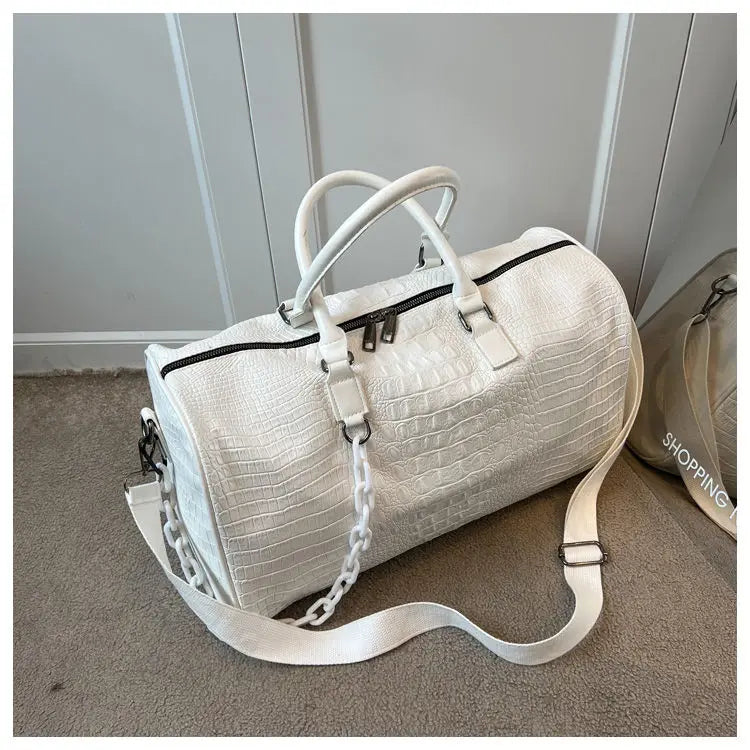 European / American Fashion Crocodile Pattern Embossed Large Capacity Portable Sports Travel Single Shoulder Crossbody Bag Trend