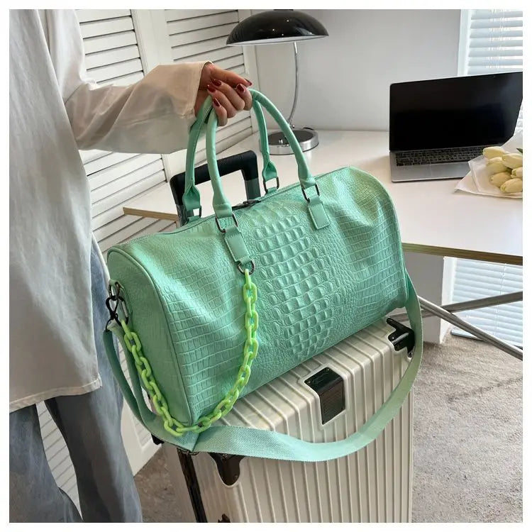 European / American Fashion Crocodile Pattern Embossed Large Capacity Portable Sports Travel Single Shoulder Crossbody Bag Trend
