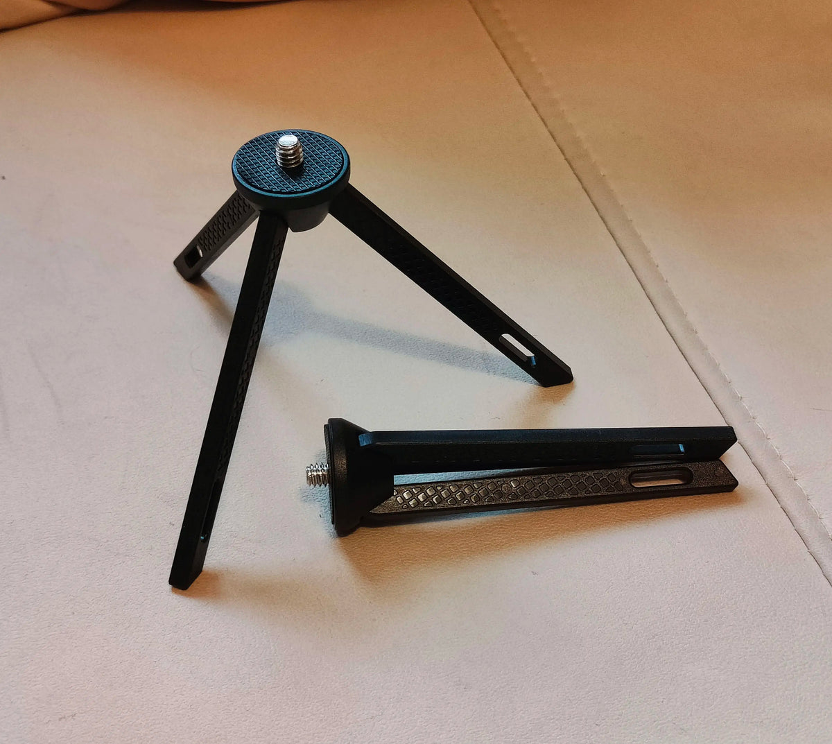 Tripod Antenna Installation Bracket Outdoor Portable M Pipe Head Base 1/4 Inch Threaded UV+Shortwave