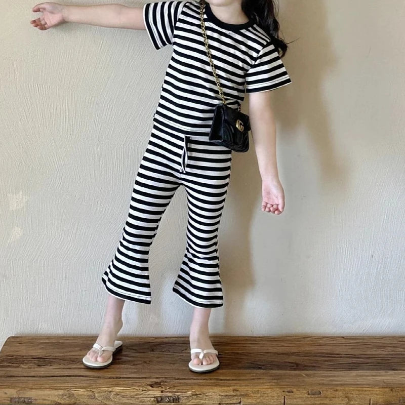 Girls' Short-Sleeved T-Shirt 2025 New Summer Clothing for Small and Medium-Sized Children, Baby Children's Clothing Tops, Striped Suit, Casual Two-Piece Set
