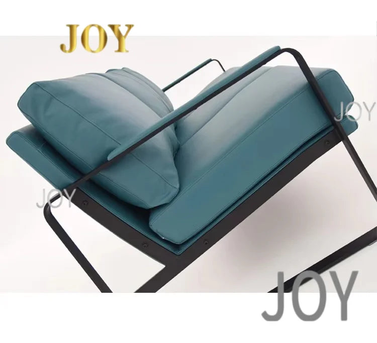 Modern Leather Sofa – Knock-Down Design