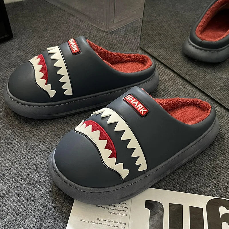 Men's cotton slippers for winter, with added fleece for warmth and extra thickness, suitable for indoor and outdoor wear, featur