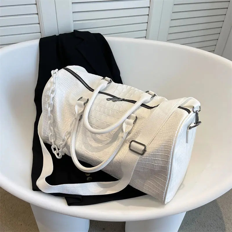 European / American Fashion Crocodile Pattern Embossed Large Capacity Portable Sports Travel Single Shoulder Crossbody Bag Trend