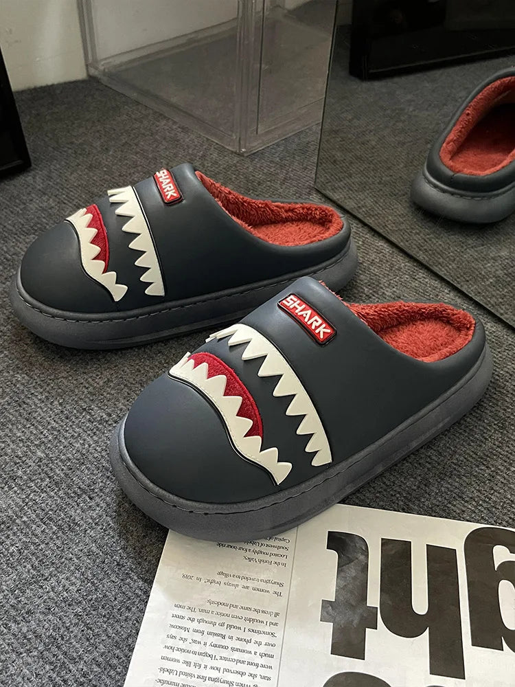 Men's cotton slippers for winter, with added fleece for warmth and extra thickness, suitable for indoor and outdoor wear, featur
