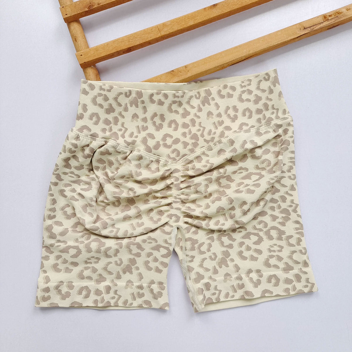Women's High Waist Butt Lifting Yoga Biker Shorts New Leopard Print Slim Fit for Gym Workout Training
