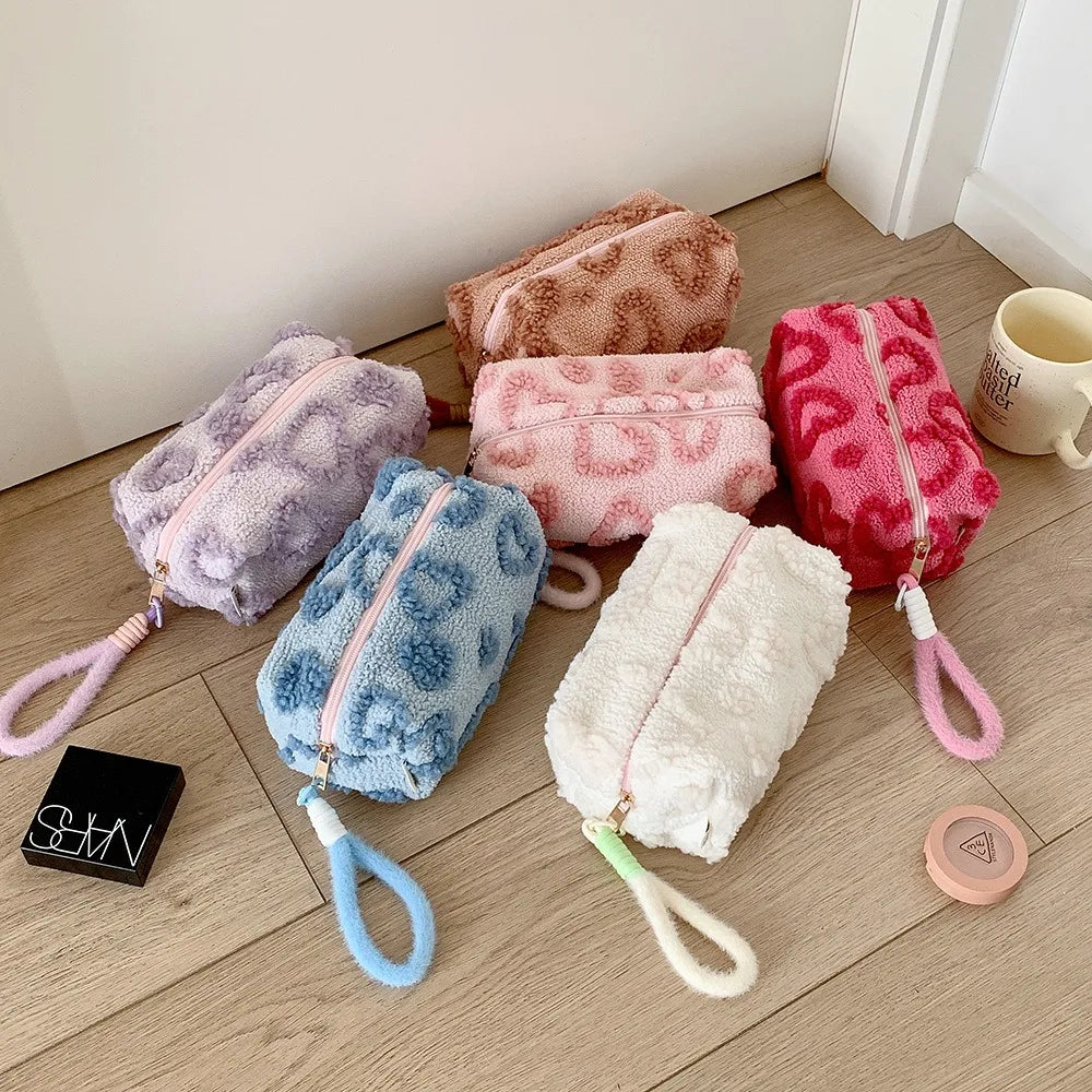 Ins Wind Plush Love Cosmetic Bag Outdoor Travel Tote Bag Girl Large Capacity Storage Bag Portable Toilet Bag