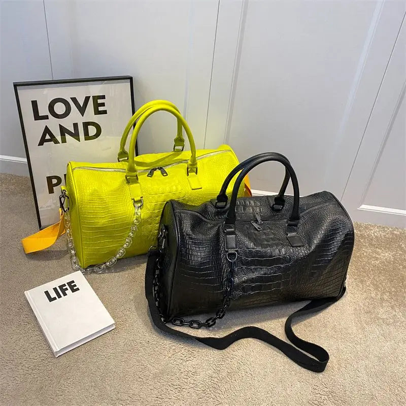 European / American Fashion Crocodile Pattern Embossed Large Capacity Portable Sports Travel Single Shoulder Crossbody Bag Trend