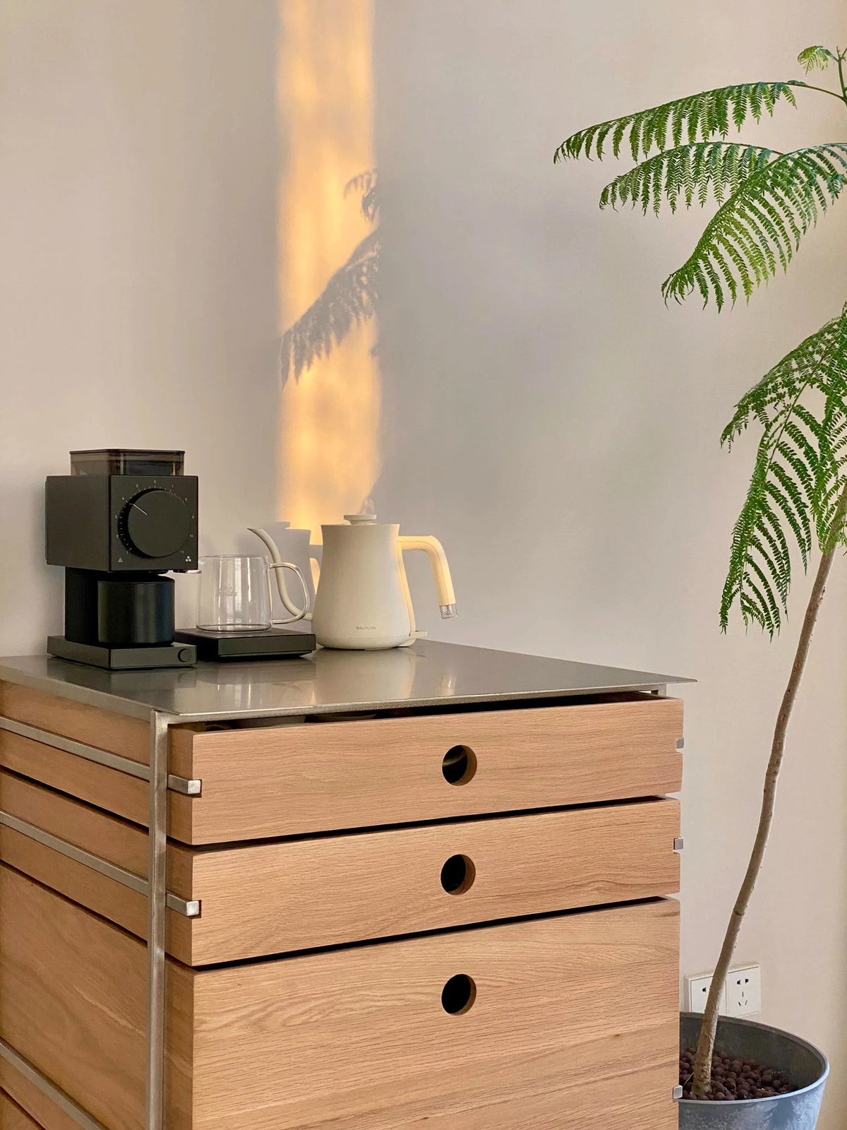 X Nordic Original Oak Chest Cabinet, Log Dining Side Storage Cabinet, Minimalist Stainless Steel Multi-functional Cabinet