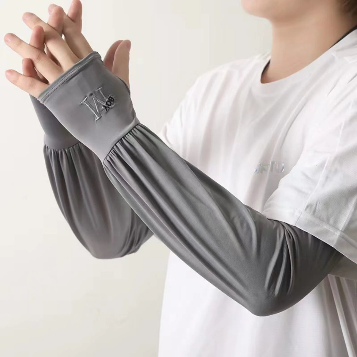 1 Pair Mens Ice Arm Sleeves Sunscreen Elastic Driving Gloves Outdoor UV Protection Arm Cover Sleeves Lightweight Cool Muff New
