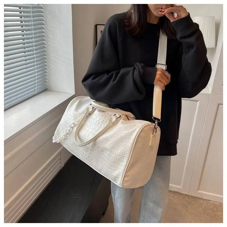 European / American Fashion Crocodile Pattern Embossed Large Capacity Portable Sports Travel Single Shoulder Crossbody Bag Trend