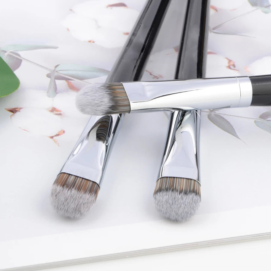 #52 Synthetic Concealer Makeup Brush