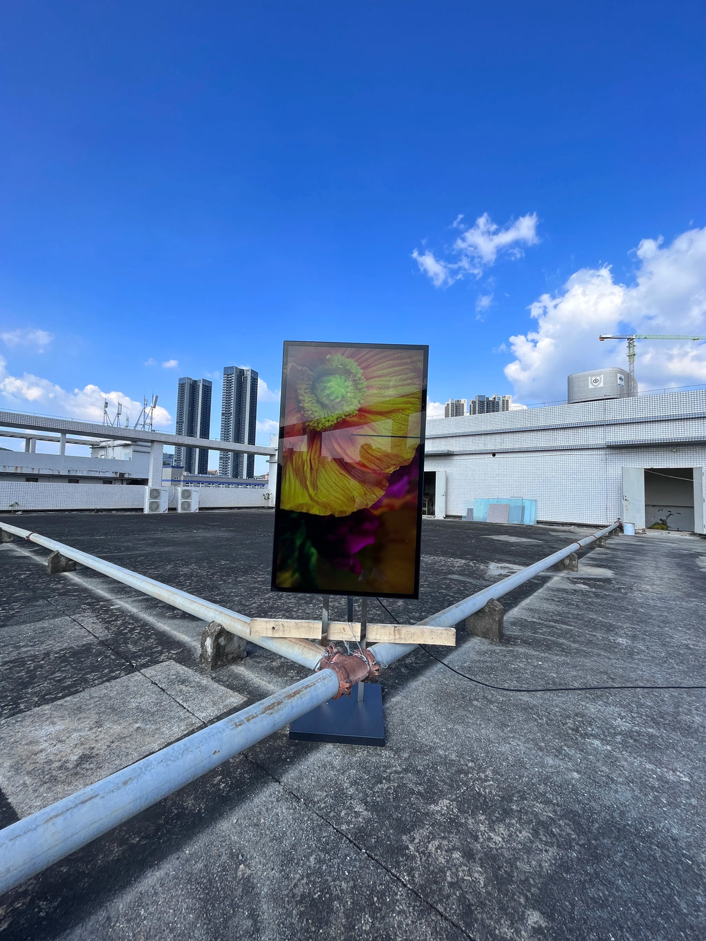 IP67 Waterproof 55 Inch AR LCD Panel Vertical Sunlight Readable 5000Nits Cut UV Advertising CMS Player Digital Signage