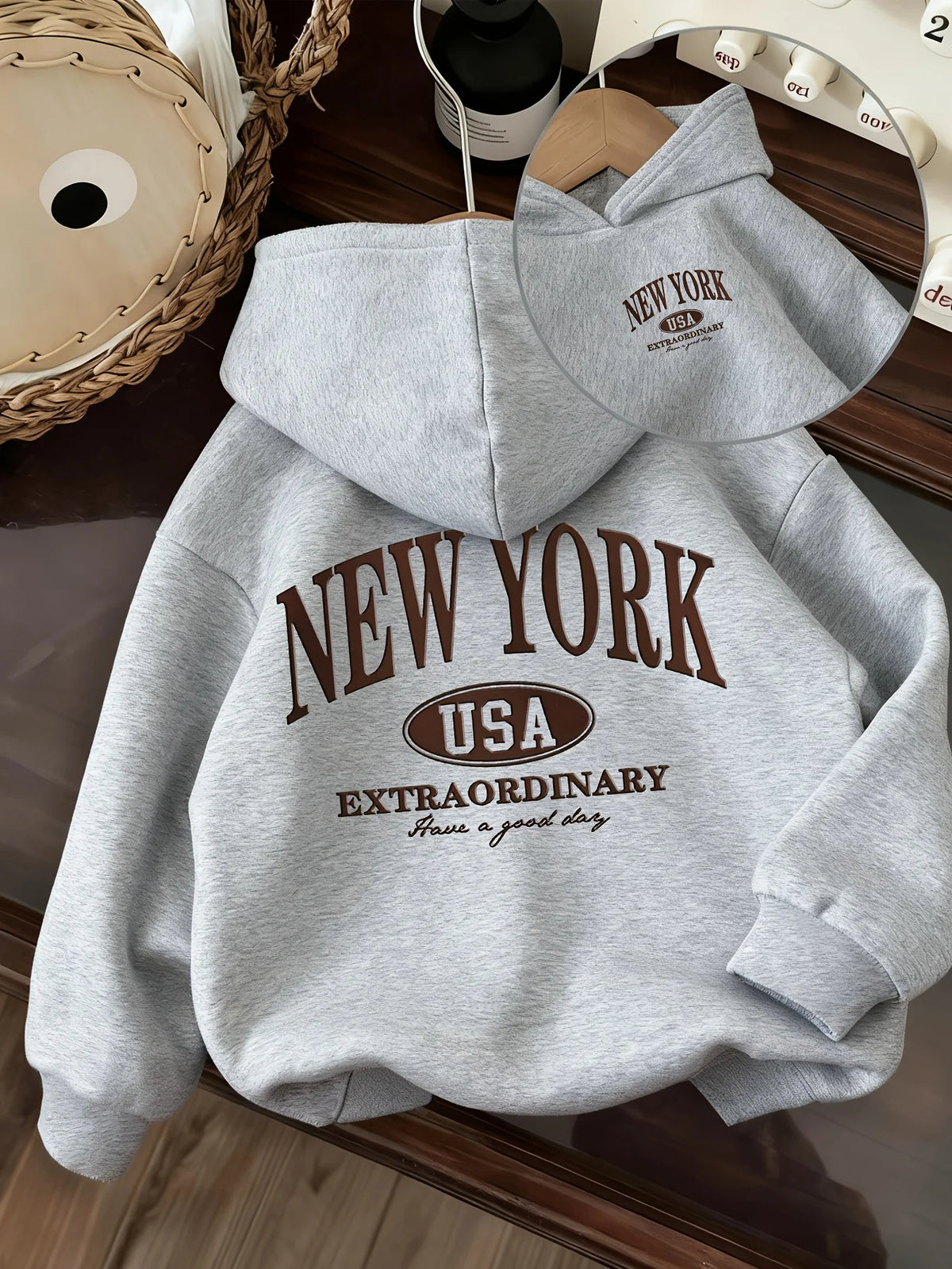 New American-style children's hoodie with New York print and American oval logoPerfect for fall/winter Christmas gifts for kids.