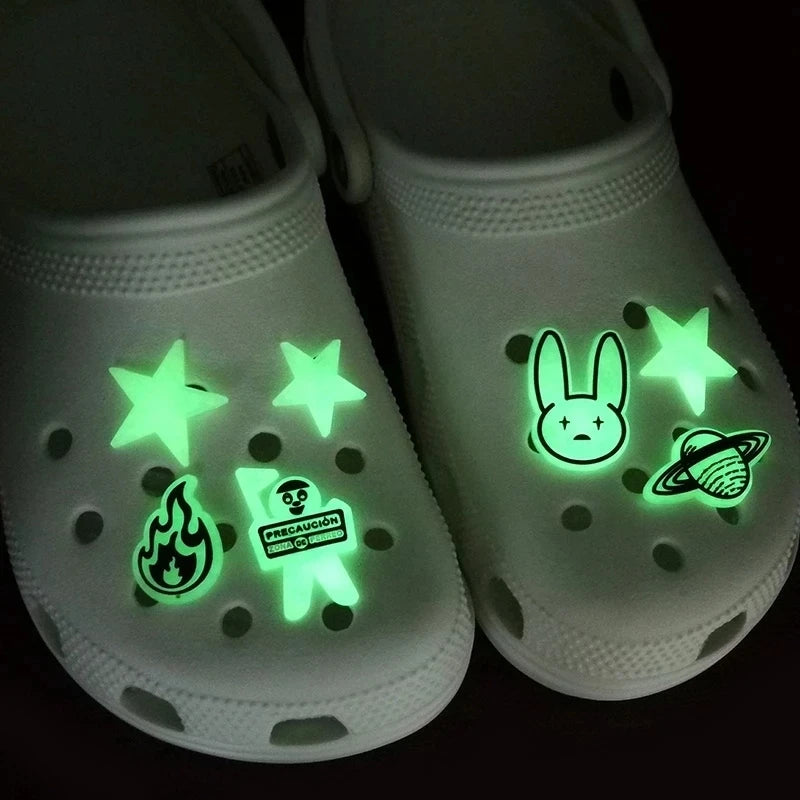 1PCS Cute Cartoon Kawaii Colorful Letter PVC Shoe Charms Grow On The Night Luminous Alphabet Sandals Shoes Decoration Kid Gft