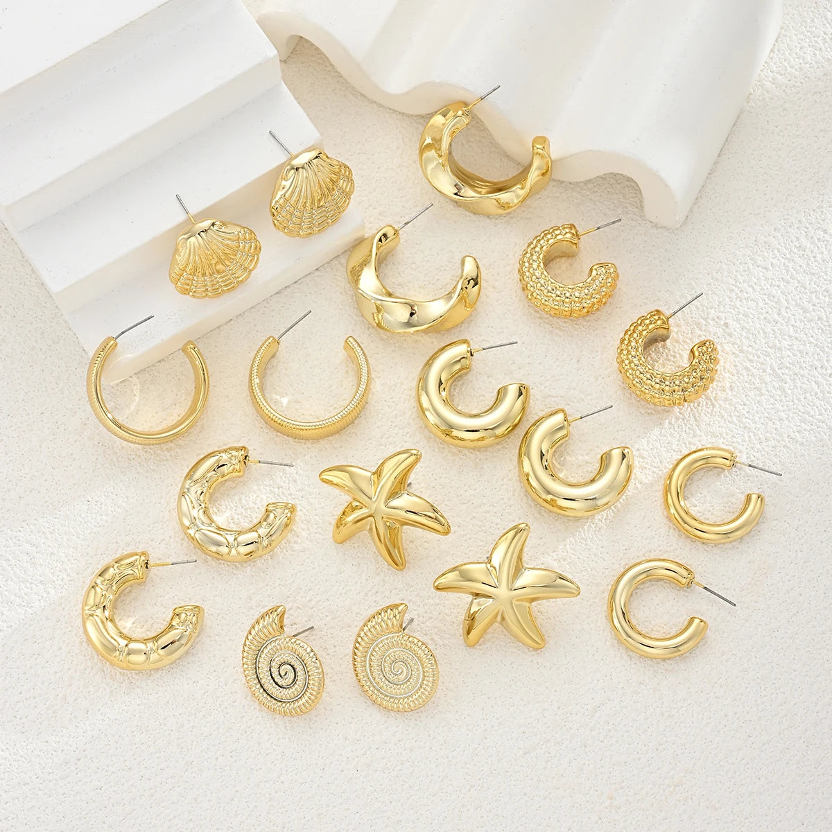 18 Pcs Vintage Gold Plated Ocean Earring Set Starfish Shell Conch Textured Hoop Earrings for Women Summer Beach Fashion Jewelry