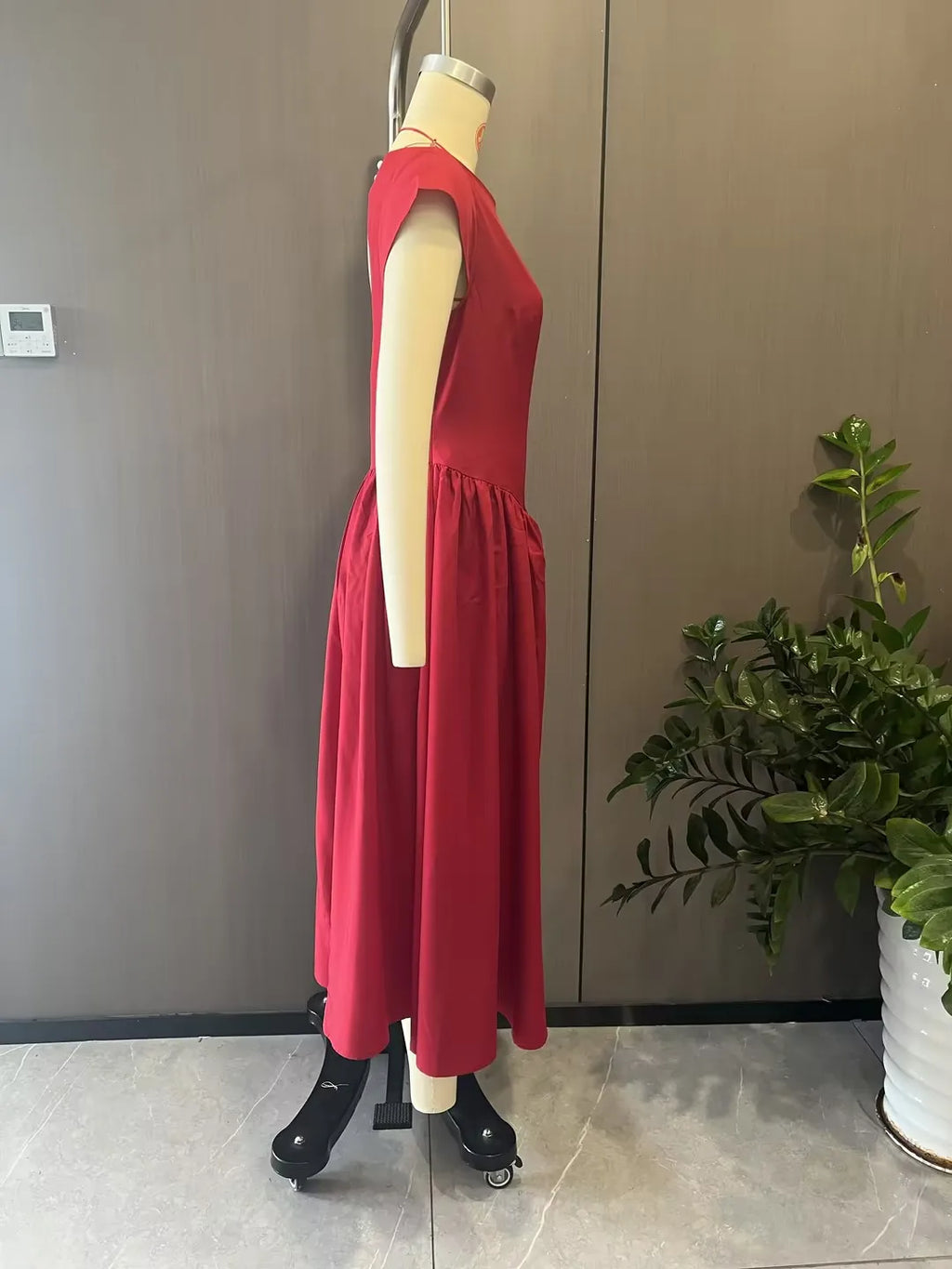 French Pure Lust Fashion Summer Dresses Women's Temperament Elegant Solid Color Slim High Waist Sleeveless Back Hollow Dress