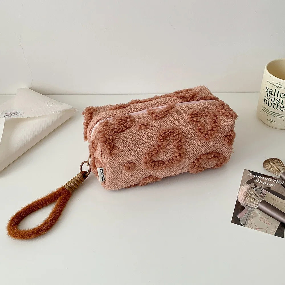 Ins Wind Plush Love Cosmetic Bag Outdoor Travel Tote Bag Girl Large Capacity Storage Bag Portable Toilet Bag