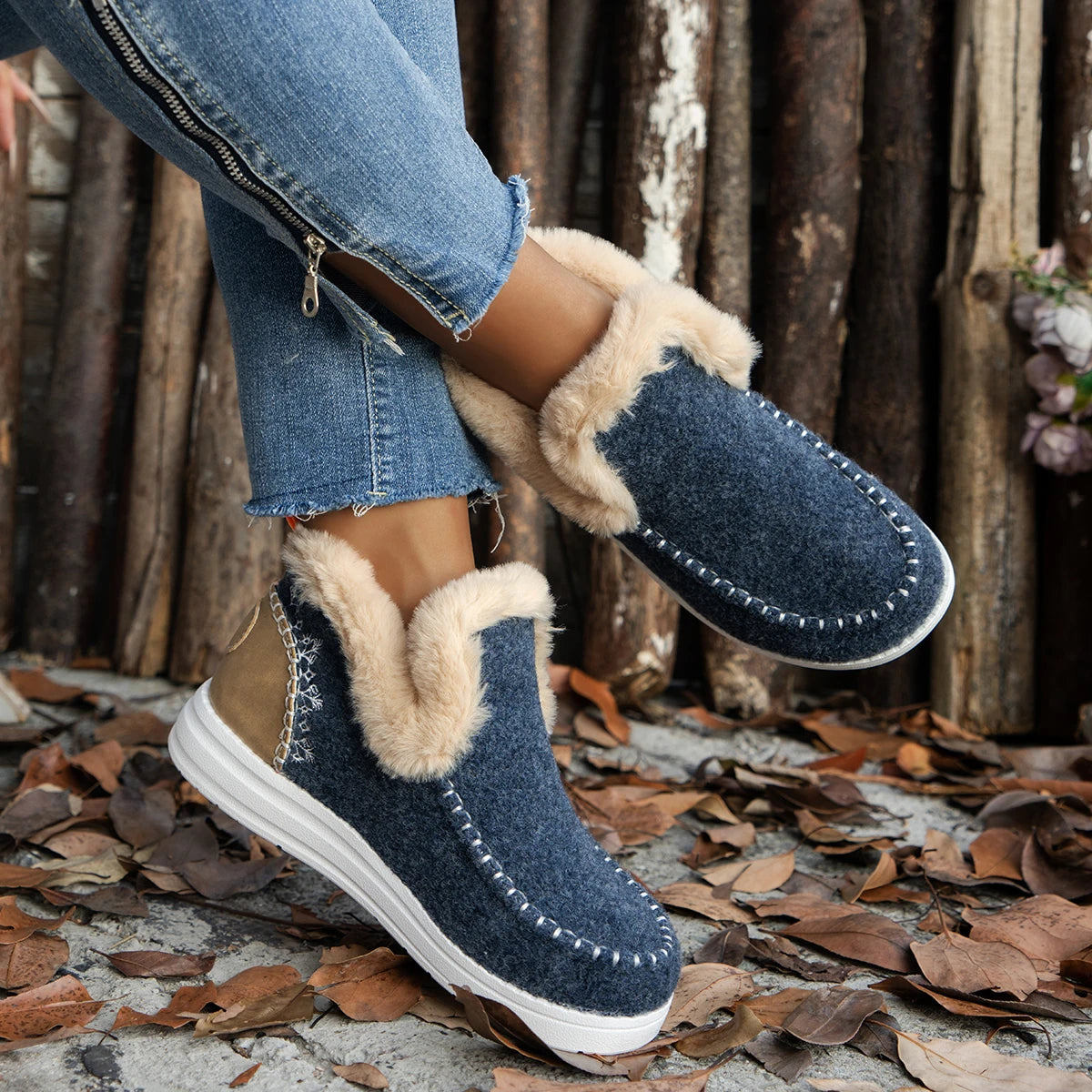 Women's Suede Lace-Up Snow Boots Lace-up Winter Woman Warm Fur Plush Lady Casual Ankle Boots Female Fashion Chunky Sneaker