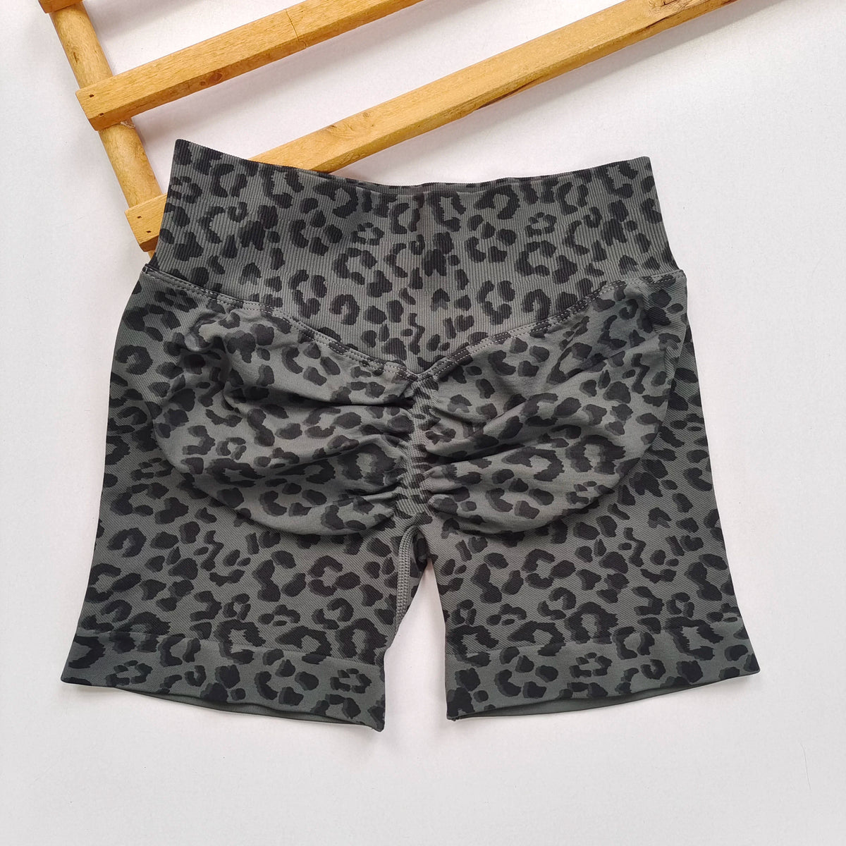 Women's High Waist Butt Lifting Yoga Biker Shorts New Leopard Print Slim Fit for Gym Workout Training