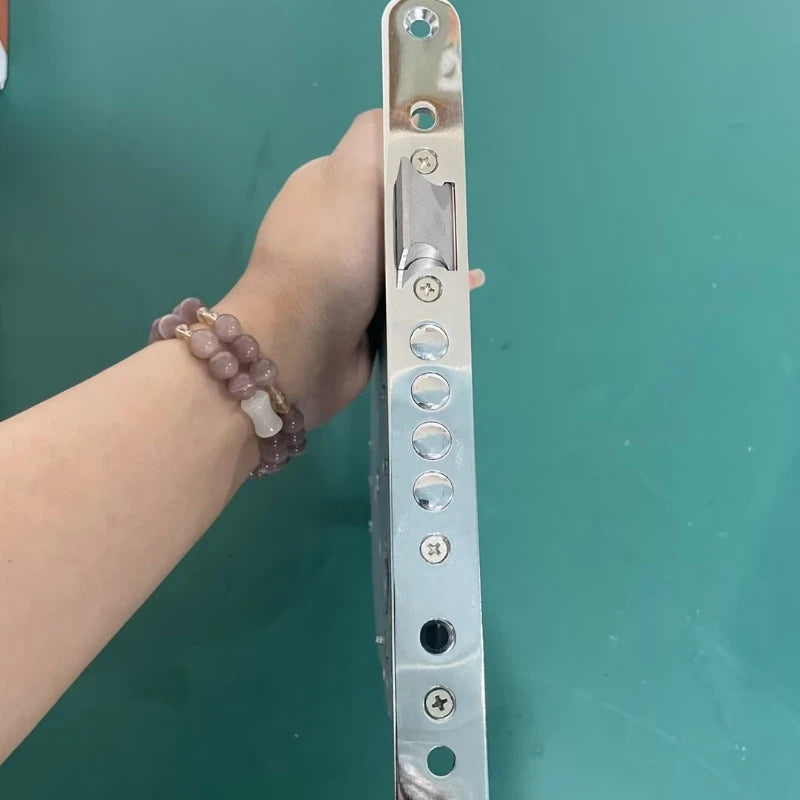 Intelligent Automatic Israeli Round Head Square Tongue Lock Body 6590 Replaces Old-fashioned Fingerprint Lock