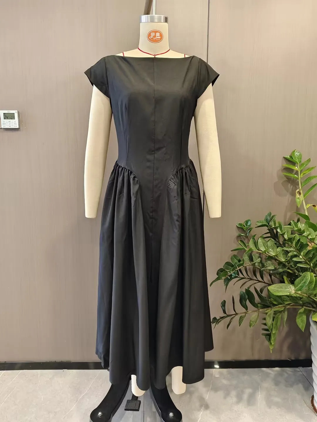 French Pure Lust Fashion Summer Dresses Women's Temperament Elegant Solid Color Slim High Waist Sleeveless Back Hollow Dress