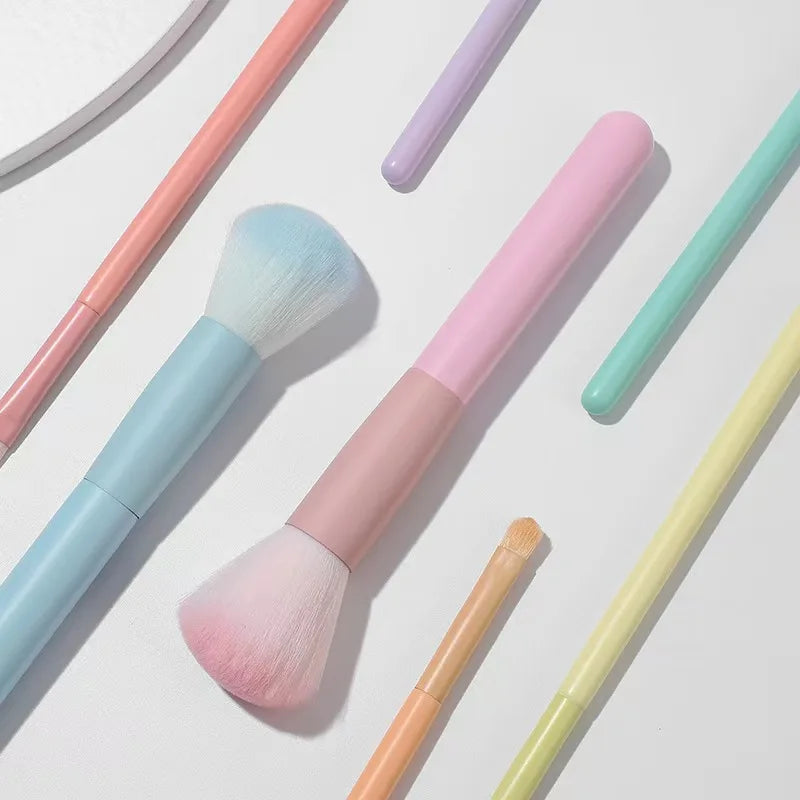 A full set of makeup tools including 7 colored makeup brushes, loose powder, contouring, eyeshadow, eyebrow brushes, etc