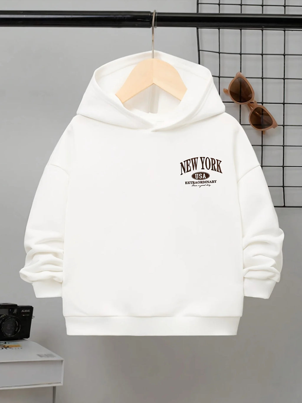 New American-style children's hoodie with New York print and American oval logoPerfect for fall/winter Christmas gifts for kids.