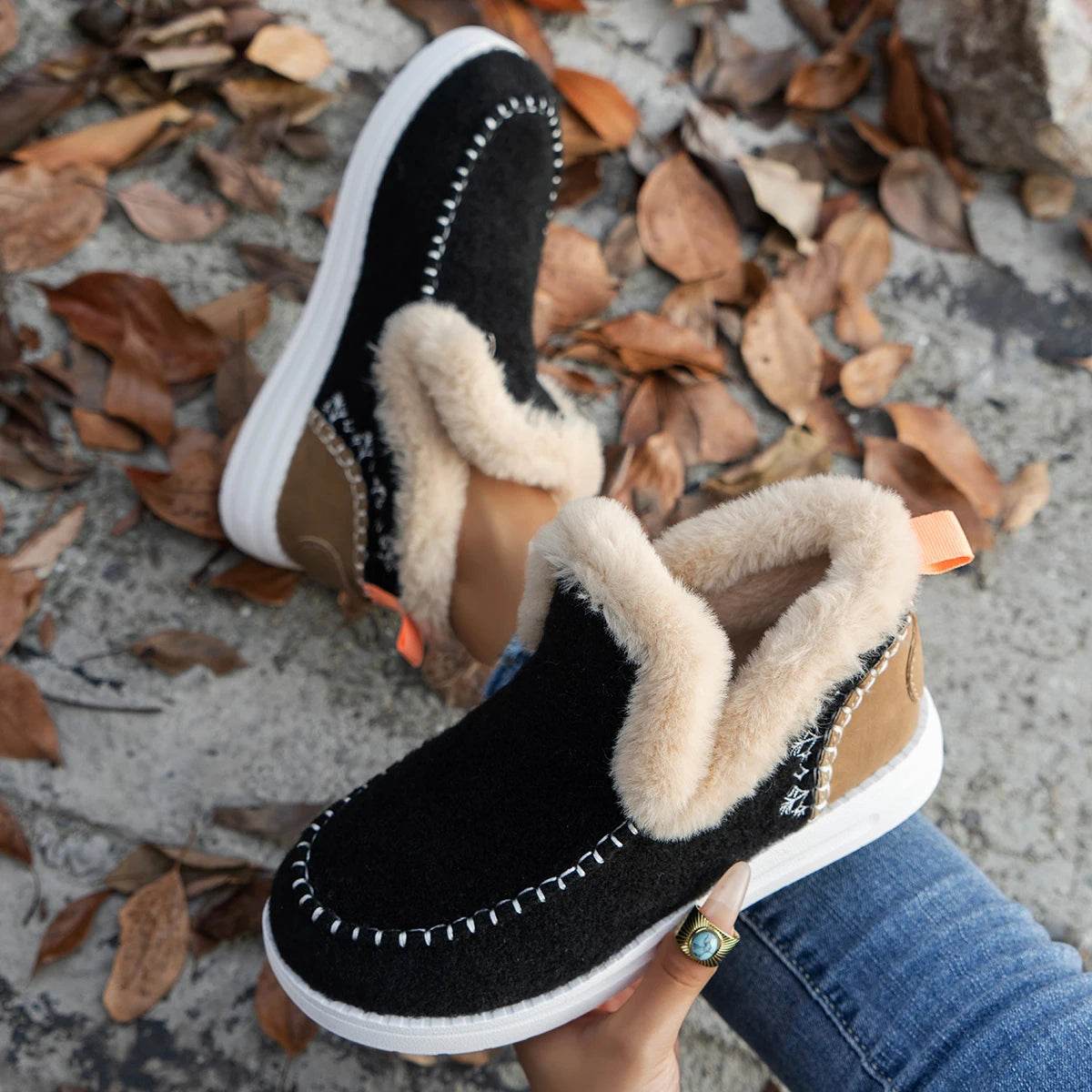 Women's Suede Lace-Up Snow Boots Lace-up Winter Woman Warm Fur Plush Lady Casual Ankle Boots Female Fashion Chunky Sneaker
