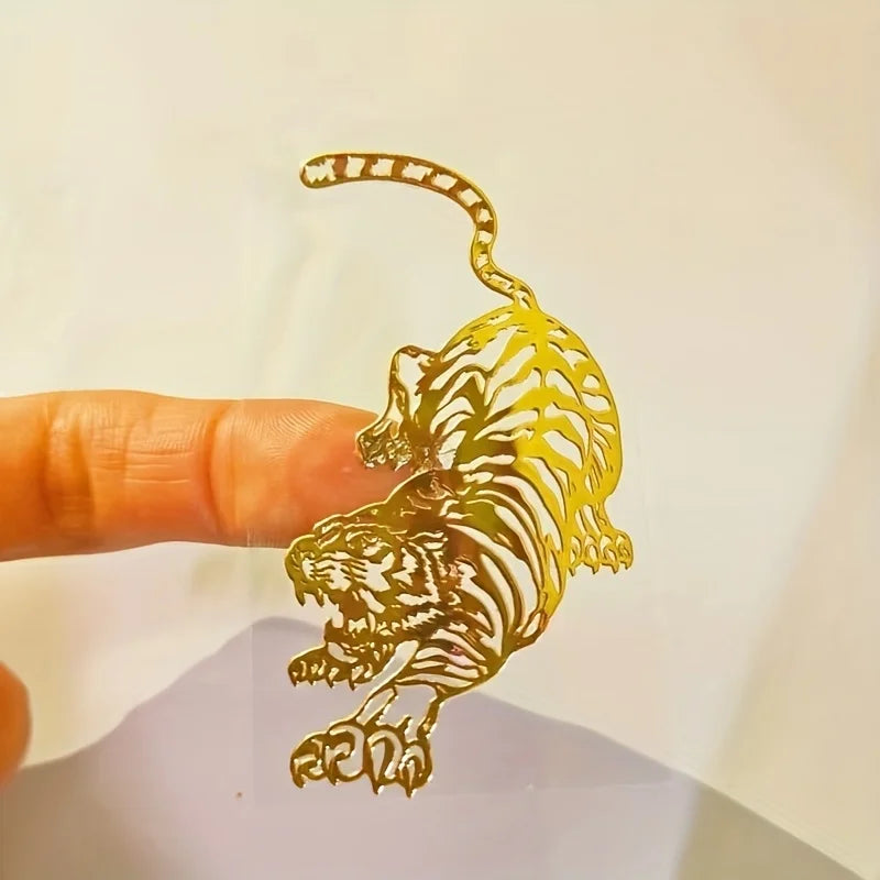 1 Piece Dragon Vs Tiger Metal Sticker - Gold Color, Irregular Shape, Durable Plastic, Glossy Surface, Suitable for Mobile Phones, Laptops, Cars, Motorcycles, Temporary Decorative Stickers, Vibrant Design, Glossy Surface Stick