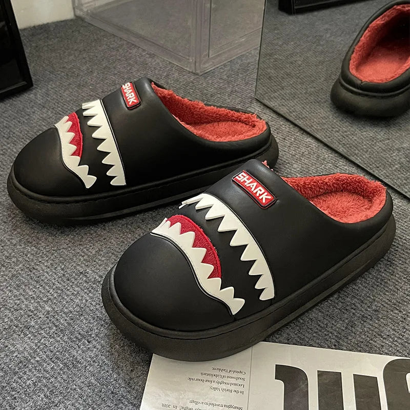 Men's cotton slippers for winter, with added fleece for warmth and extra thickness, suitable for indoor and outdoor wear, featur