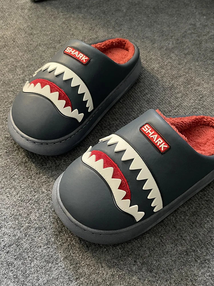 Men's cotton slippers for winter, with added fleece for warmth and extra thickness, suitable for indoor and outdoor wear, featur