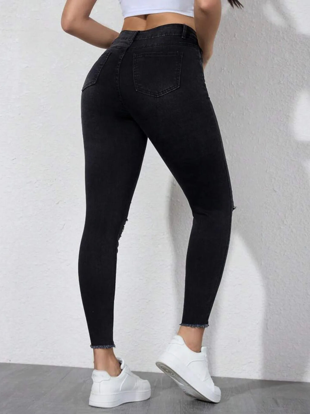 New In Women Fashion Mid Waist Ripped Hole Jeans Casual High Street Denim Pants Sexy Frayed Slim Fit Pencil Pants for Women