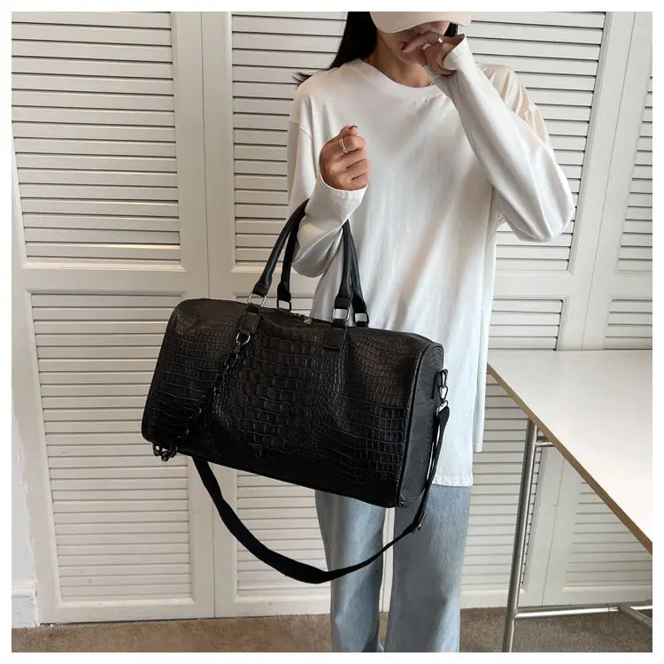 European / American Fashion Crocodile Pattern Embossed Large Capacity Portable Sports Travel Single Shoulder Crossbody Bag Trend