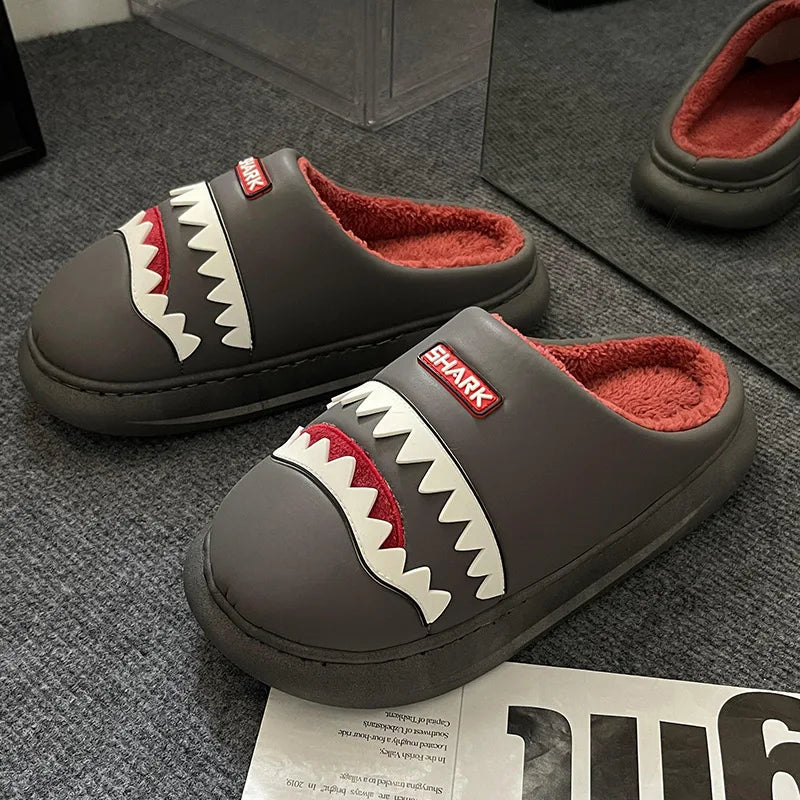 Men's cotton slippers for winter, with added fleece for warmth and extra thickness, suitable for indoor and outdoor wear, featur