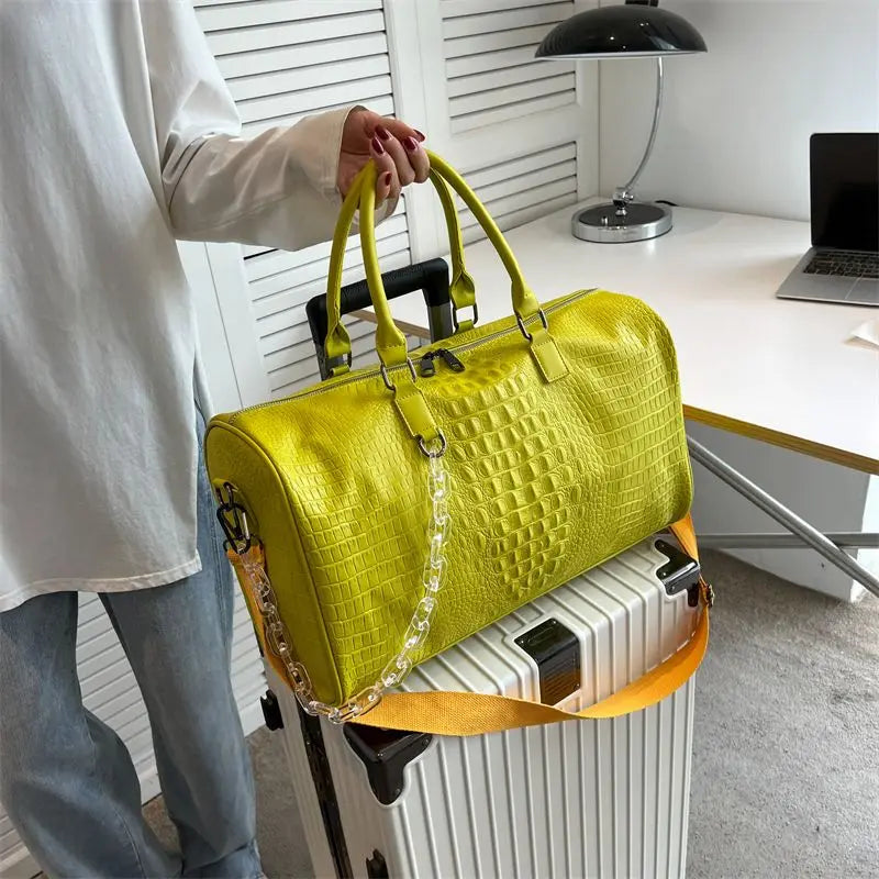 European / American Fashion Crocodile Pattern Embossed Large Capacity Portable Sports Travel Single Shoulder Crossbody Bag Trend