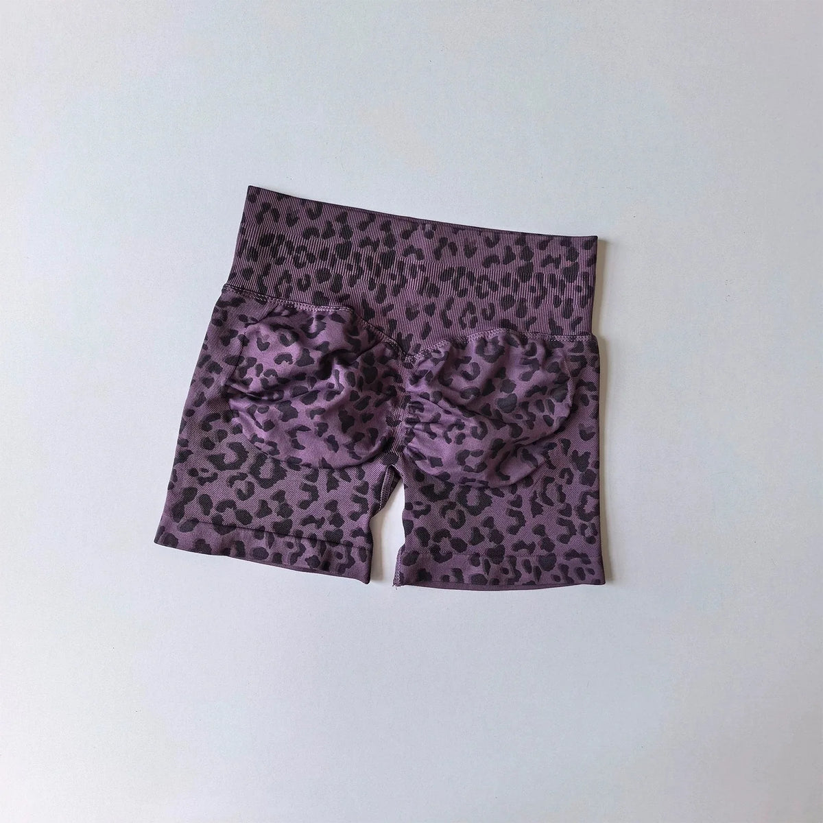 Sexy Leopard Print Seamless Yoga Shorts High Waist Peach Butt Lift Tummy Control 4-Way Stretch Breathable Workout Cycling Pants