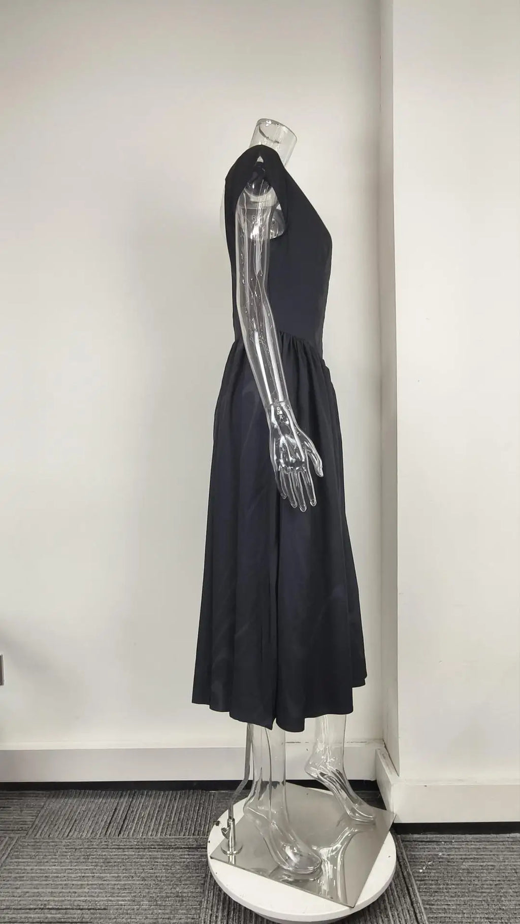 French Pure Lust Fashion Summer Dresses Women's Temperament Elegant Solid Color Slim High Waist Sleeveless Back Hollow Dress