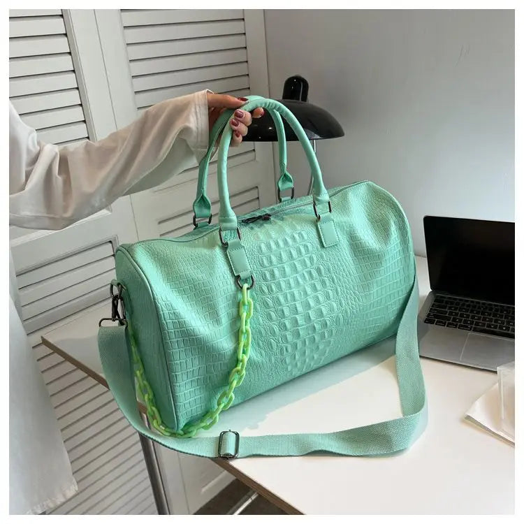 European / American Fashion Crocodile Pattern Embossed Large Capacity Portable Sports Travel Single Shoulder Crossbody Bag Trend
