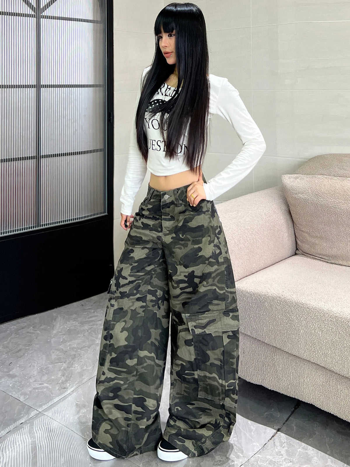 American High Waisted Baggy Y2K Camouflage Work Pants With Large Side Pockets And Embroidered Lettering, Hanging Wide Leg Pants