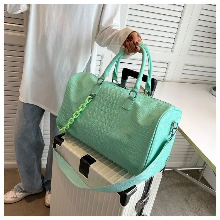 European / American Fashion Crocodile Pattern Embossed Large Capacity Portable Sports Travel Single Shoulder Crossbody Bag Trend