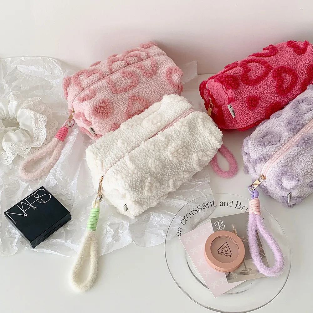 Ins Wind Plush Love Cosmetic Bag Outdoor Travel Tote Bag Girl Large Capacity Storage Bag Portable Toilet Bag