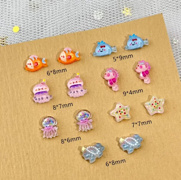 50pcs Kawaii Accessories Resin Nail Art Charms Cartoon Heart Nail Decorations Mixed Size Bulk Manicure Rhinestones Jewelry DIY
