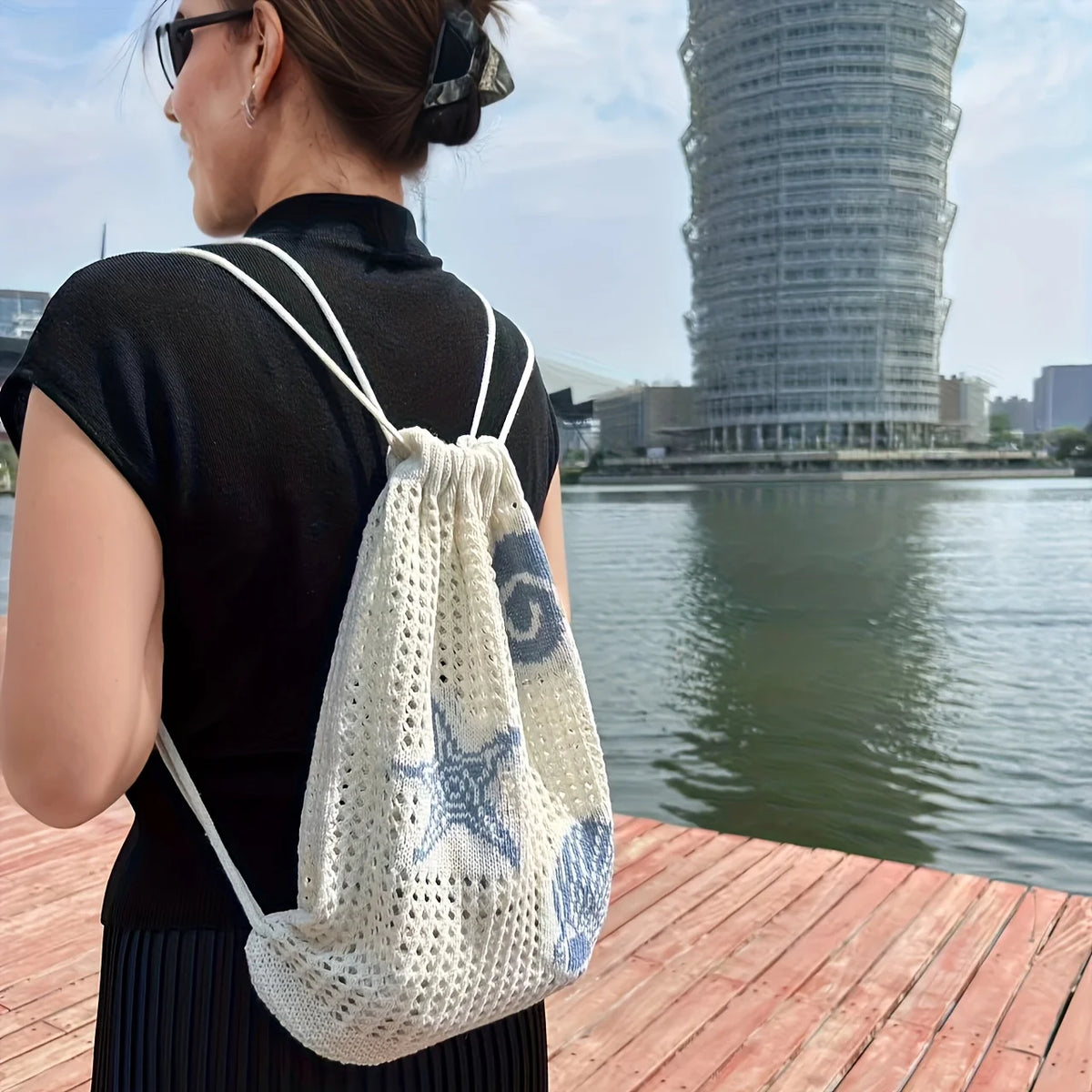Women's Mesh Hollow-Out Backpack and Shoulder Bag, Stylish and Beautiful, a Must-Have for Summer Beach Vacations, with Starfish and Shell Decorations, Is the Perfect Storage Bag for Soccer and Basketball, Large Capacity and M
